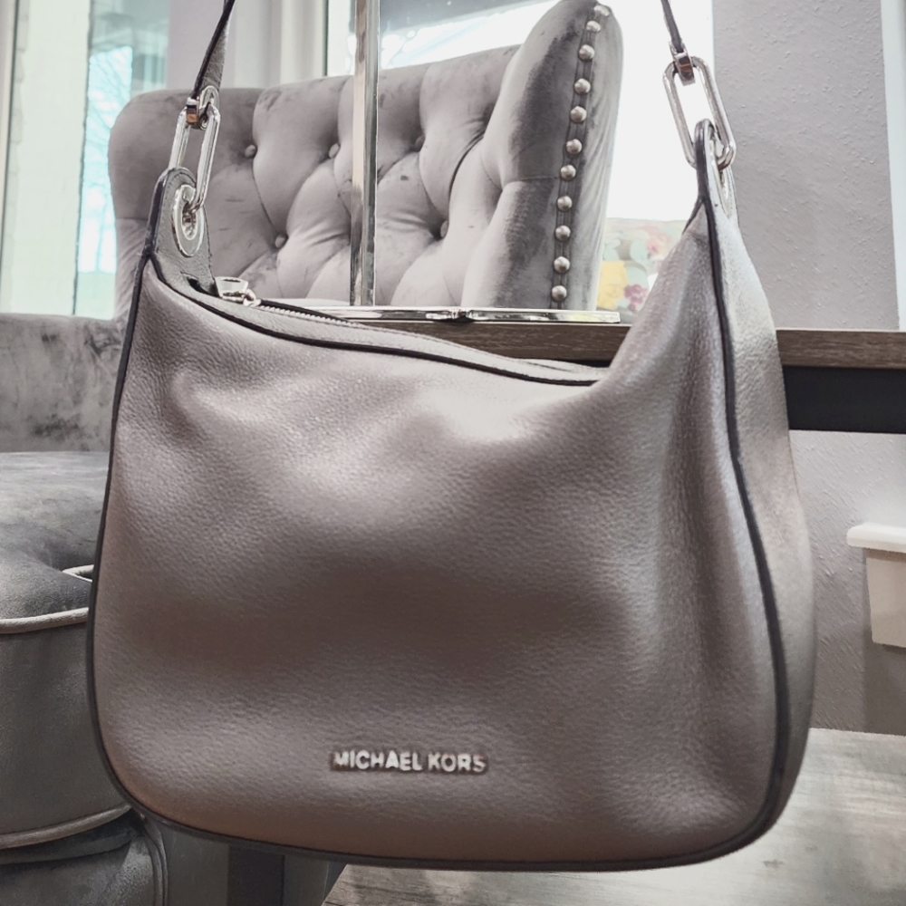 Michael Kors Raven Cinder Leather Medium Messenger Bag